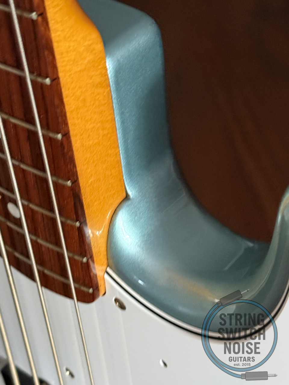 Fender Jazz Bass, ‘62, Ice Blue, 2010, Excellent condition