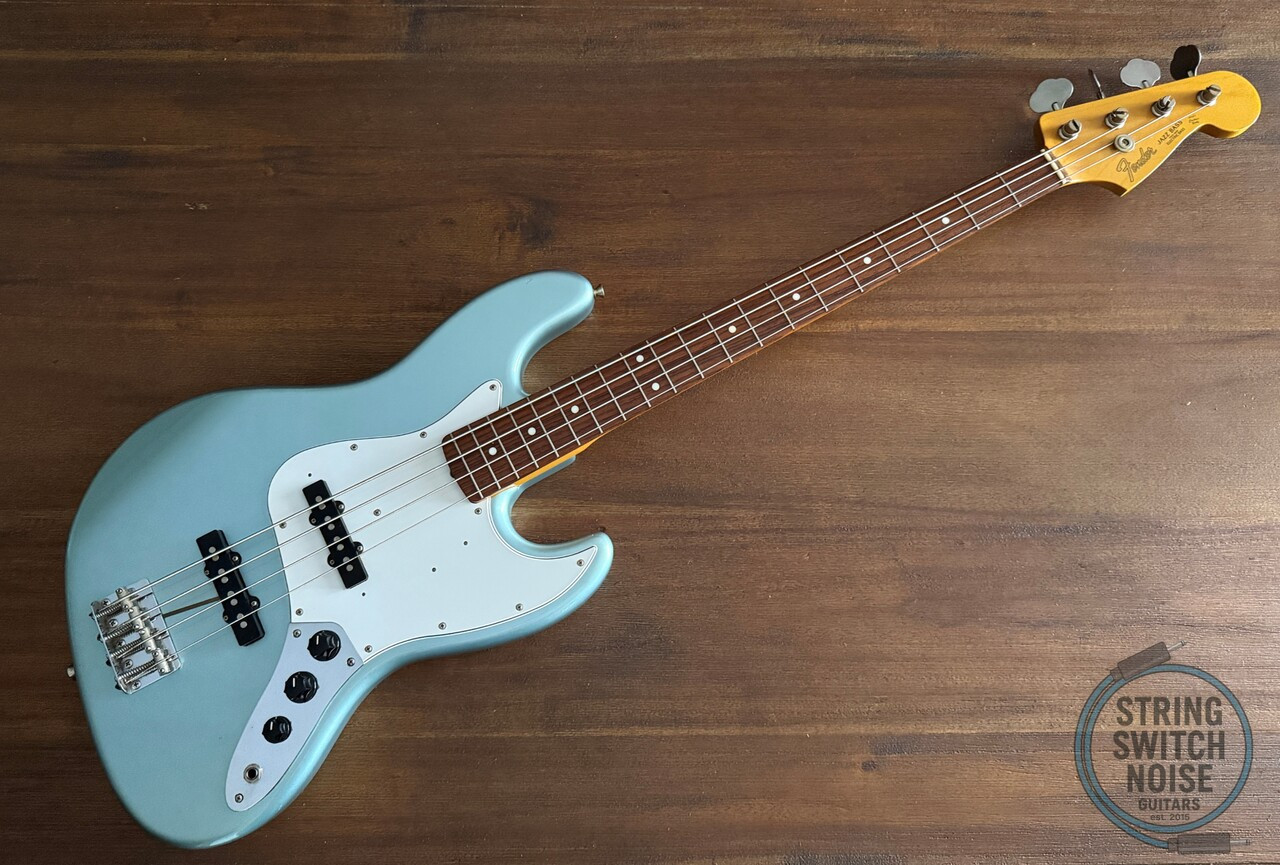 Fender Jazz Bass, ‘62, Ice Blue, 2010, Excellent condition