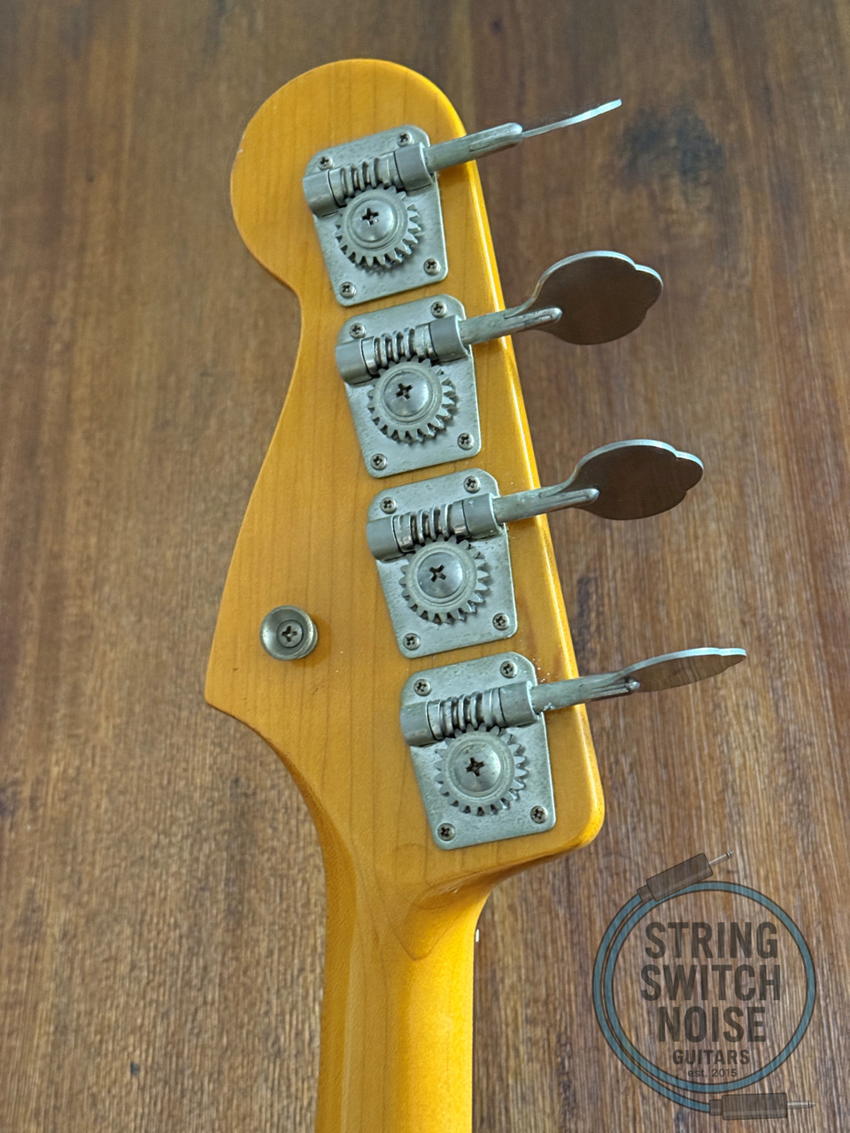 Fender Jazz Bass, ‘62, Vintage White, 1999