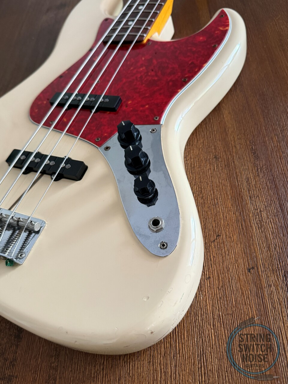 Fender Jazz Bass, ‘62, Vintage White, 1999