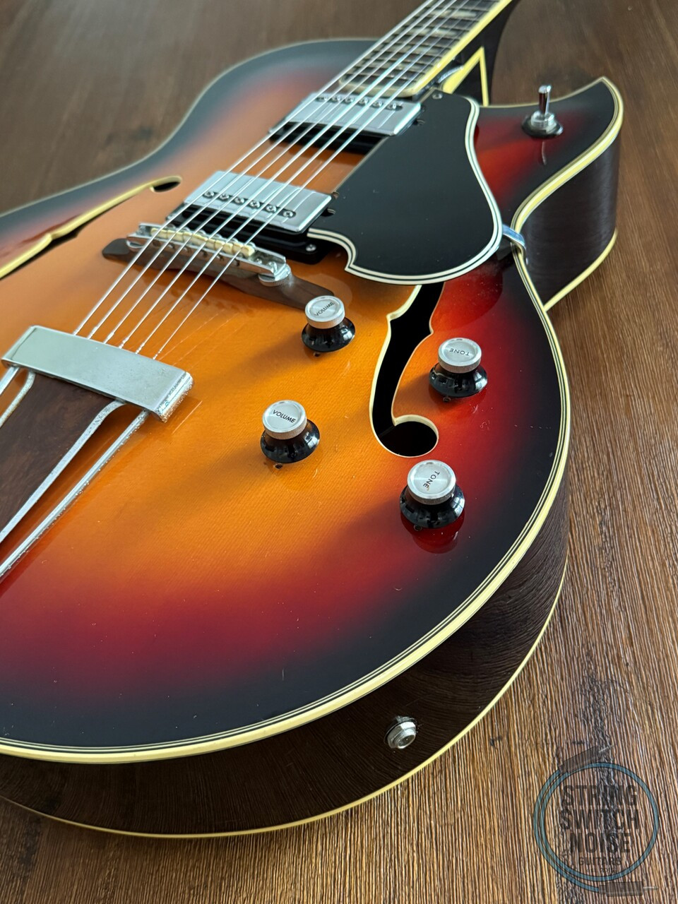 Yamaha AE-11, (ES175), Hollowbody, Sunburst, 1973, MIJ, Hard Case