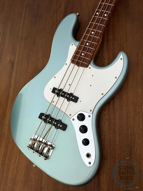 Fender Jazz Bass, ‘62, Ice Blue, 2010, Excellent condition