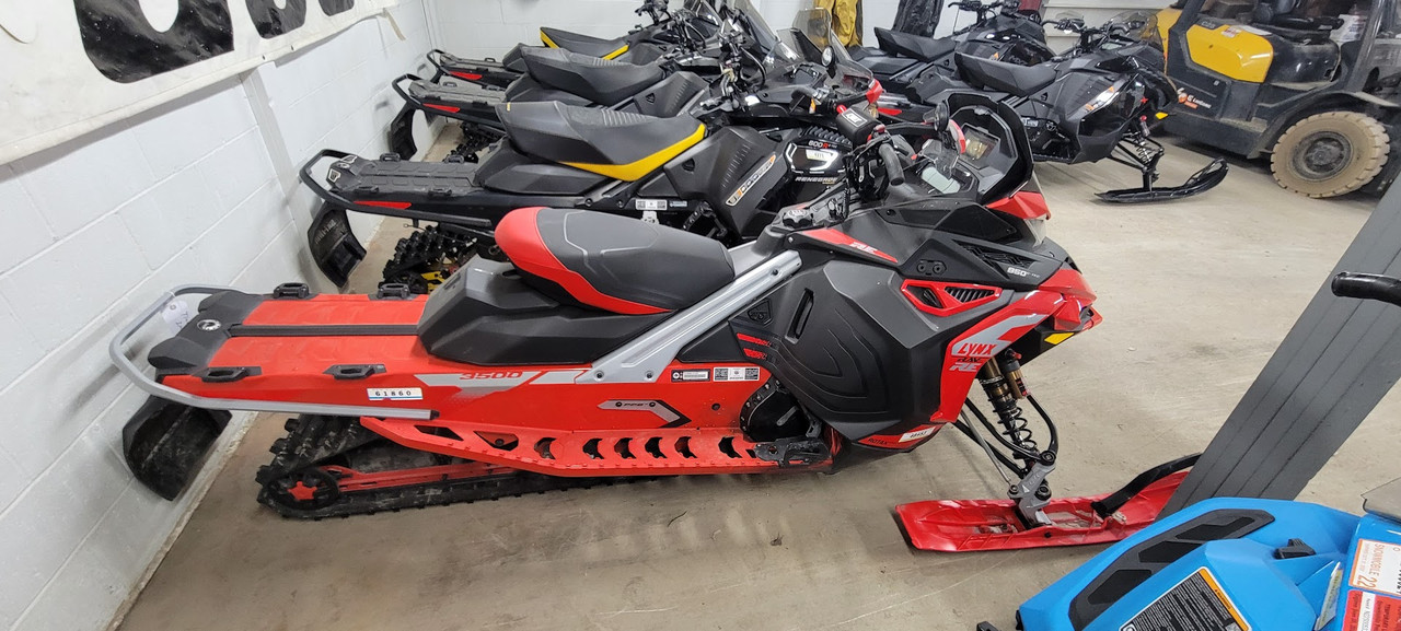 2022 LYNX RAVE RE 850 E-TEC RED
