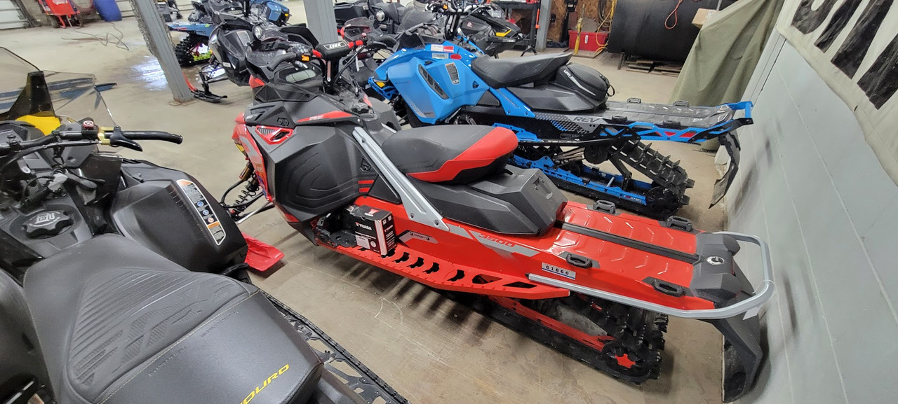 2022 LYNX RAVE RE 850 E-TEC RED