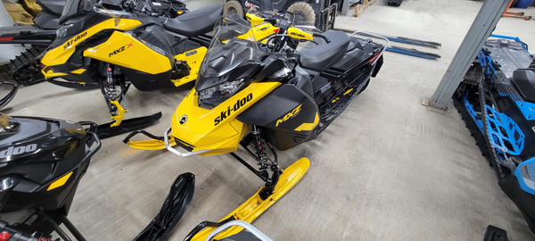 2023 MXZ NEO + 600 EFI 55HP