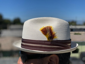 Eggshell Stingy Pinchfront Milano. Shown with brim up.