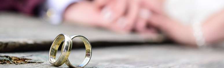 Using Tins to Make Memorable Wedding Favors