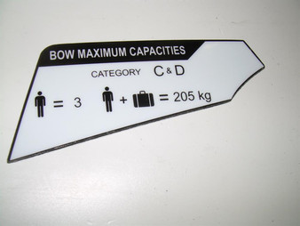 DECAL, BOW MAX CAPACITY KILO, 3 PERSONS, 205 KG   2019-2022