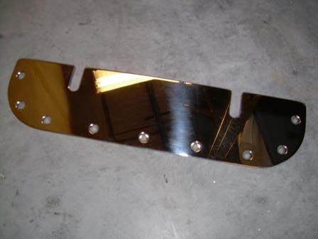 HINGE COVER PLATE FOR ENGINE COMPARTMENT LID OF 226 2003- / 211 2004-