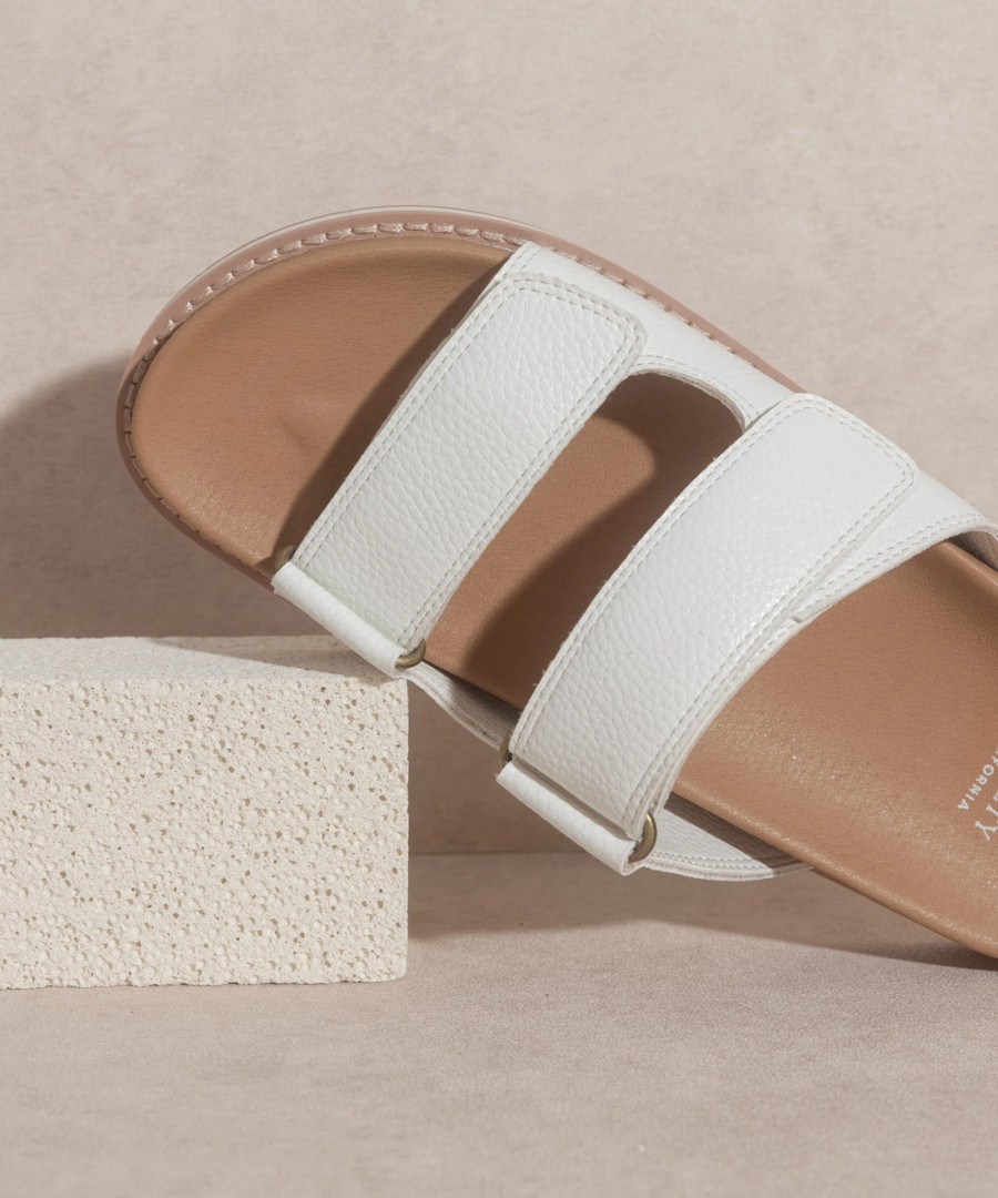 Sienna Pebbled Slide {White}