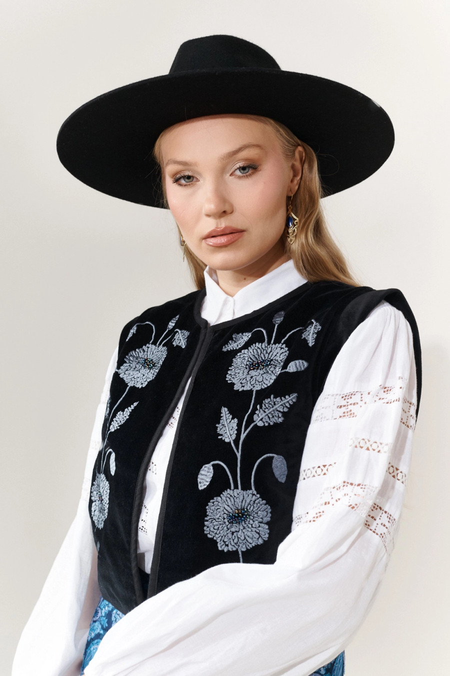 Embroidered Flower Vest {Black}