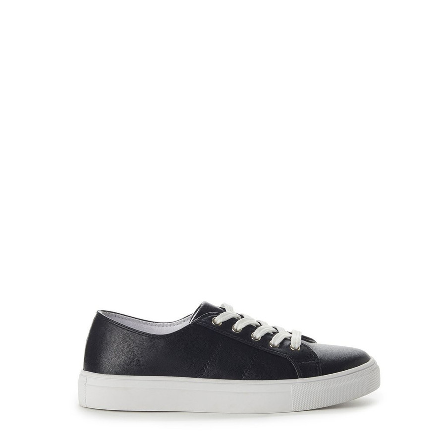 RILEY Low-Top Sneaker {Black}