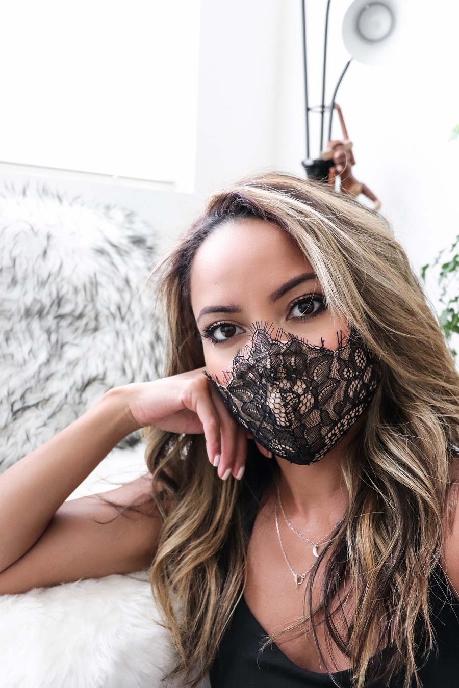 Luxury Lace Mask {Nude/Blk}