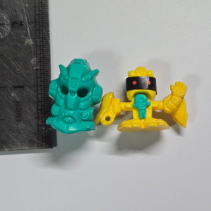 Gundam Series Plastic Armor w/ Rubber Inside and Teeny Tiny Pilot Dude - Green & Yellow - 20250909 - RWK551 Gundam Series Plastic Armor w/ Rubber Inside and Teeny Tiny Pilot Dude - Green & Yellow - 20250909 - RWK551