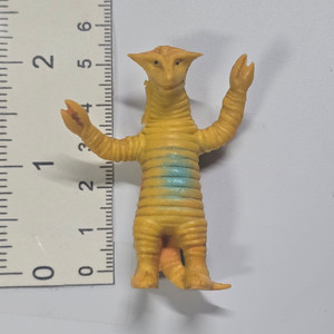 Vintage Plastic Japanese Ultraman Series Kaiju Mini Figure - Sadolar - 20260626