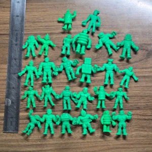 Kinkeshi Junk & Lazy Lot - Green (26x PIECES) - 20260904