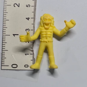 Kinkeshi - Yellow - Kinkotsuman (TINY DISCOLORATION ON LEG) - 20261013 - RWK688