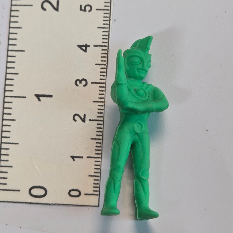 Ultraman Hero - Green (SLIGHTLY STAINED / DISCOLORED) - 20260324 - RWK617