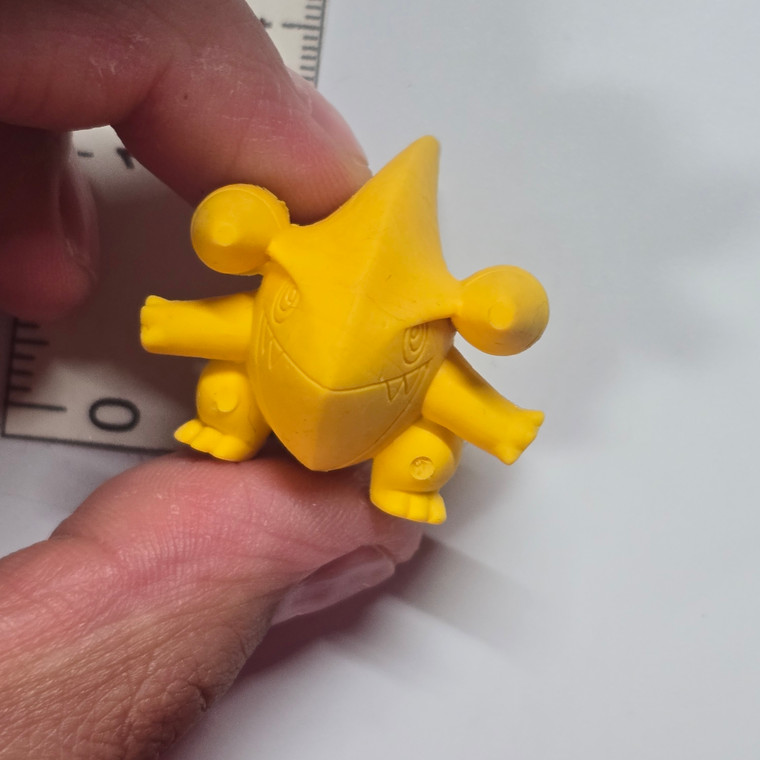 Korean Pokemon Keshi (ACTUAL ERASER MATERIAL) (DIAMOND & PEARL ERA) - Yellow - Gible - 20260616 - RWK623