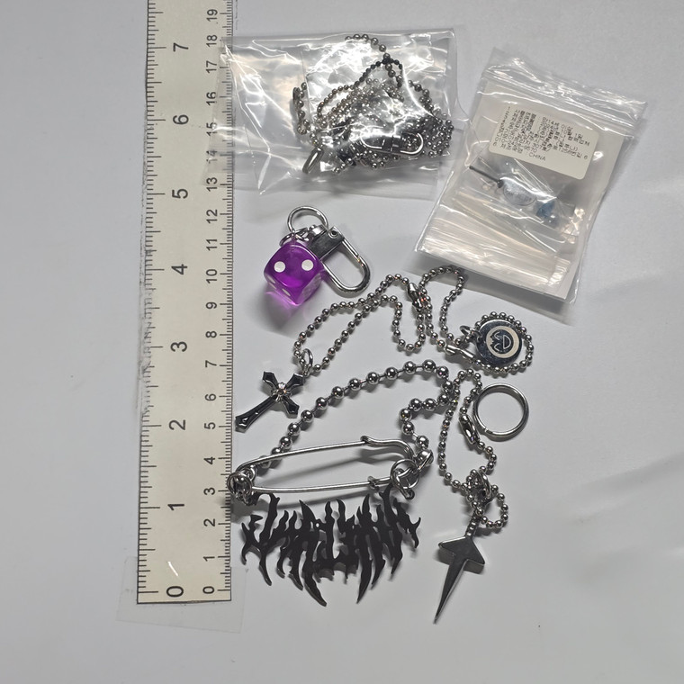 Bunch of Metal Charms & Shit Lot - 20260715 - RWK670