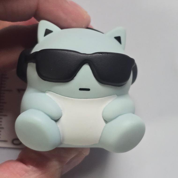 Blue Hamham Mini Lamp Figure (NEEDS BATTERIES, BARELY WORKS) - 20260715