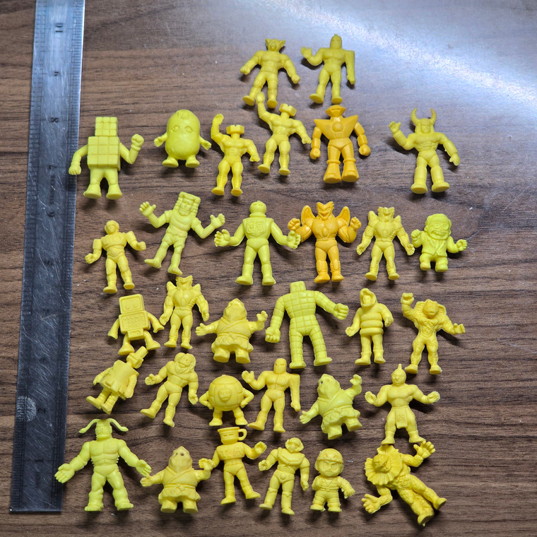 Kinkeshi Junk & Lazy Lot - Yellow (32x PIECES) - 20260904