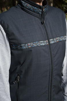 YUKON VEST / (Softshell) / Raven with Totem (BlueGrey)