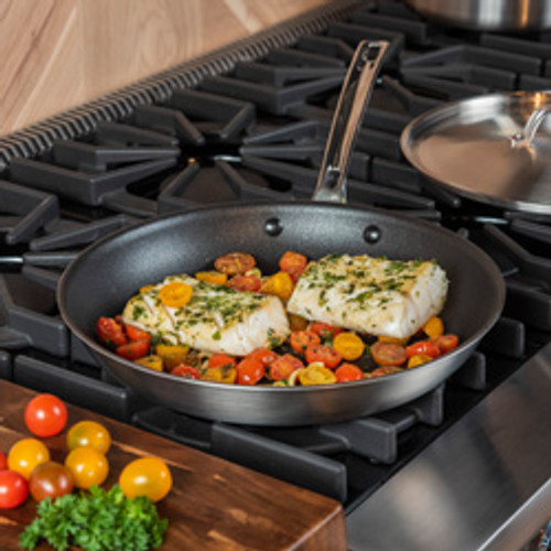 Viking Professional 5-Ply Covered Nonstick 12 inch Fry Pan Viking Professional 5-Ply Covered Nonstick 12 inch Fry Pan