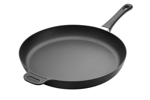 SCANPAN Haptiq 2.75 qt. Non-Stick Stainless Steel Saute Pan with Lid