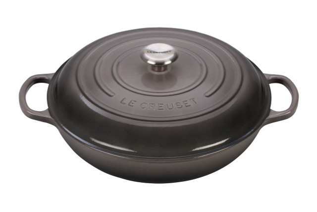 Le Creuset Signature 9'' Iron Handle Skillet - Oyster