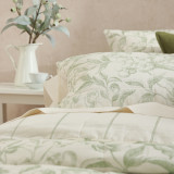 Verdun Reversible Bedspread Set Closeup Verdun Reversible Bedspread Set Closeup
