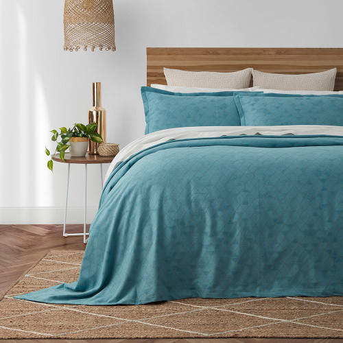 Nelle Bedspread Set by Baksana