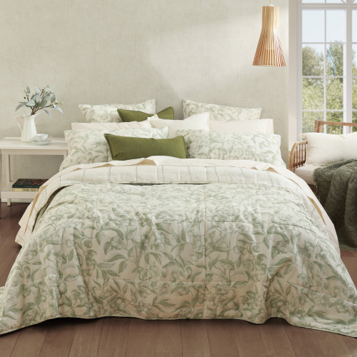 Verdun Reversible Bedspread Set Verdun Reversible Bedspread Set