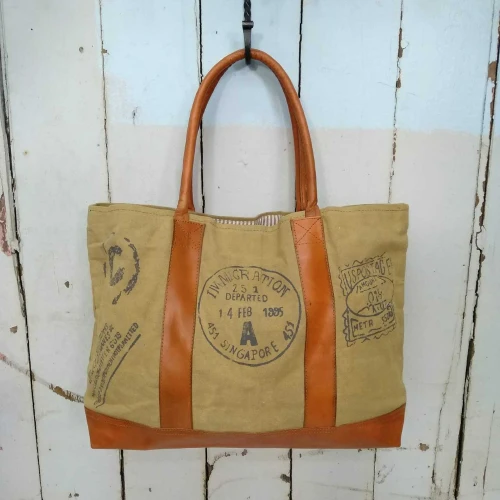 Leanne Tote Bag by Backyard