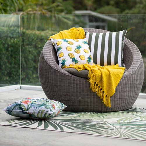 Canopy In & Outdoor Floor Rug by Limon