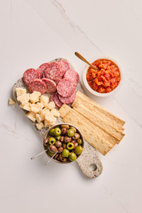 overview of Meat and Cheese Gift