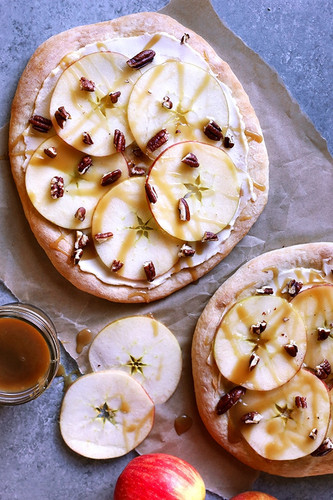 Caramel Apple Dessert Pizza Caramel Apple Dessert Pizza