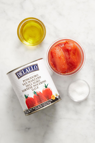 The Ultimate Guide to 9 Types of Canned Tomatoes and How To Use Them