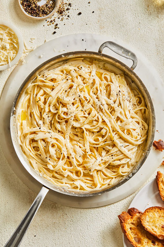 The Easiest (And Most Satisfying Homemade) Fettuccine Alfredo Ever The Easiest (And Most Satisfying Homemade) Fettuccine Alfredo Ever
