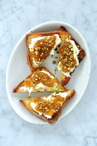 Fig & Mascarpone Toasts