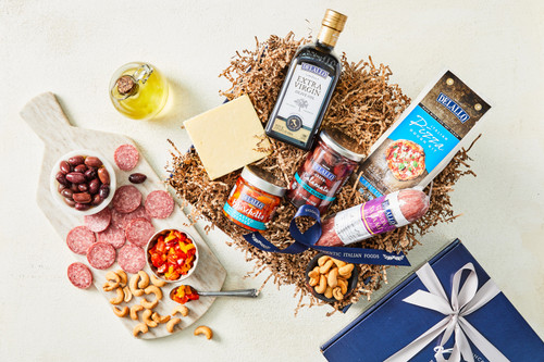 8 Unique And Joyful Christmas Baskets To Give And Get Over The Holidays