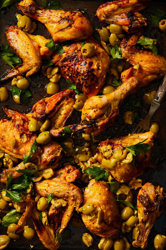 Golden Balsamic Vinegar Chicken with Crushed Olive Dressing Golden Balsamic Vinegar Chicken with Crushed Olive Dressing