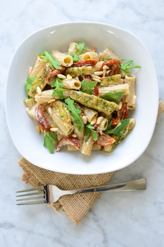 Grilled Pesto Chicken Pasta Salad with Sun-Dried Tomatoes, Arugula and Pine Nuts Grilled Pesto Chicken Pasta Salad with Sun-Dried Tomatoes, Arugula and Pine Nuts