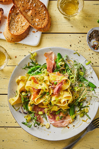 Pappardelle with Prosciutto, Arugula and Peas Pappardelle with Prosciutto, Arugula and Peas