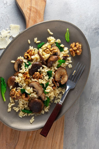 Risotto with Walnuts, Mushrooms and Tuscan Kale Risotto with Walnuts, Mushrooms and Tuscan Kale