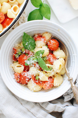 Shellbow Pasta with Peas and Tomatoes