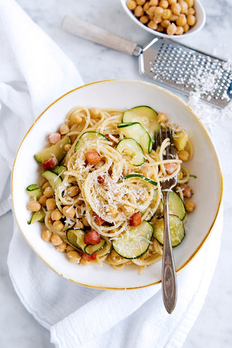 Spaghetti With Zucchini, Chickpeas And Pancetta