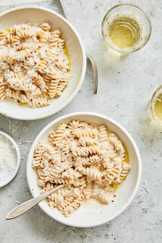 Whole-Wheat Fusilli with Creamy White Bean Sauce