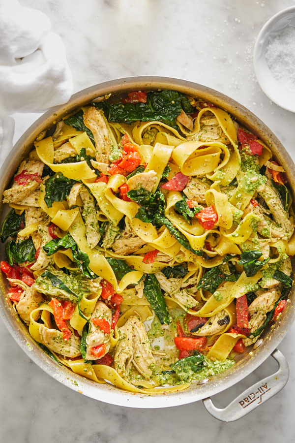 Pappardelle Pasta with Chicken, Pesto and Roasted Peppers - DeLallo