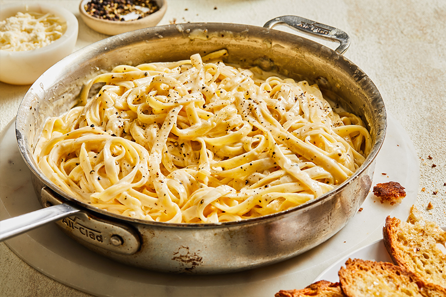 15 Easy Pasta Recipes For Busy People On-The-Go - DeLallo